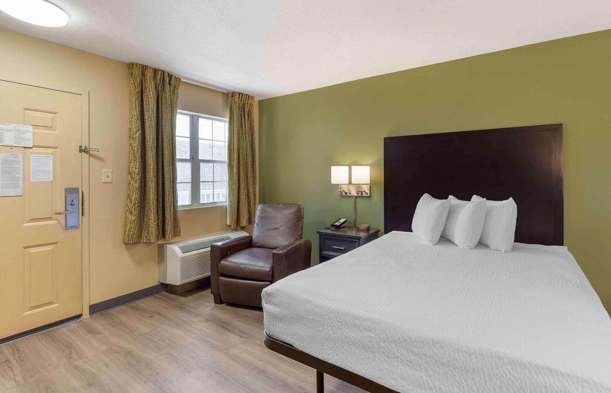 Extended Stay America Suites - St Louis - Westport - E Lackland Rd Maryland Heights Exterior photo